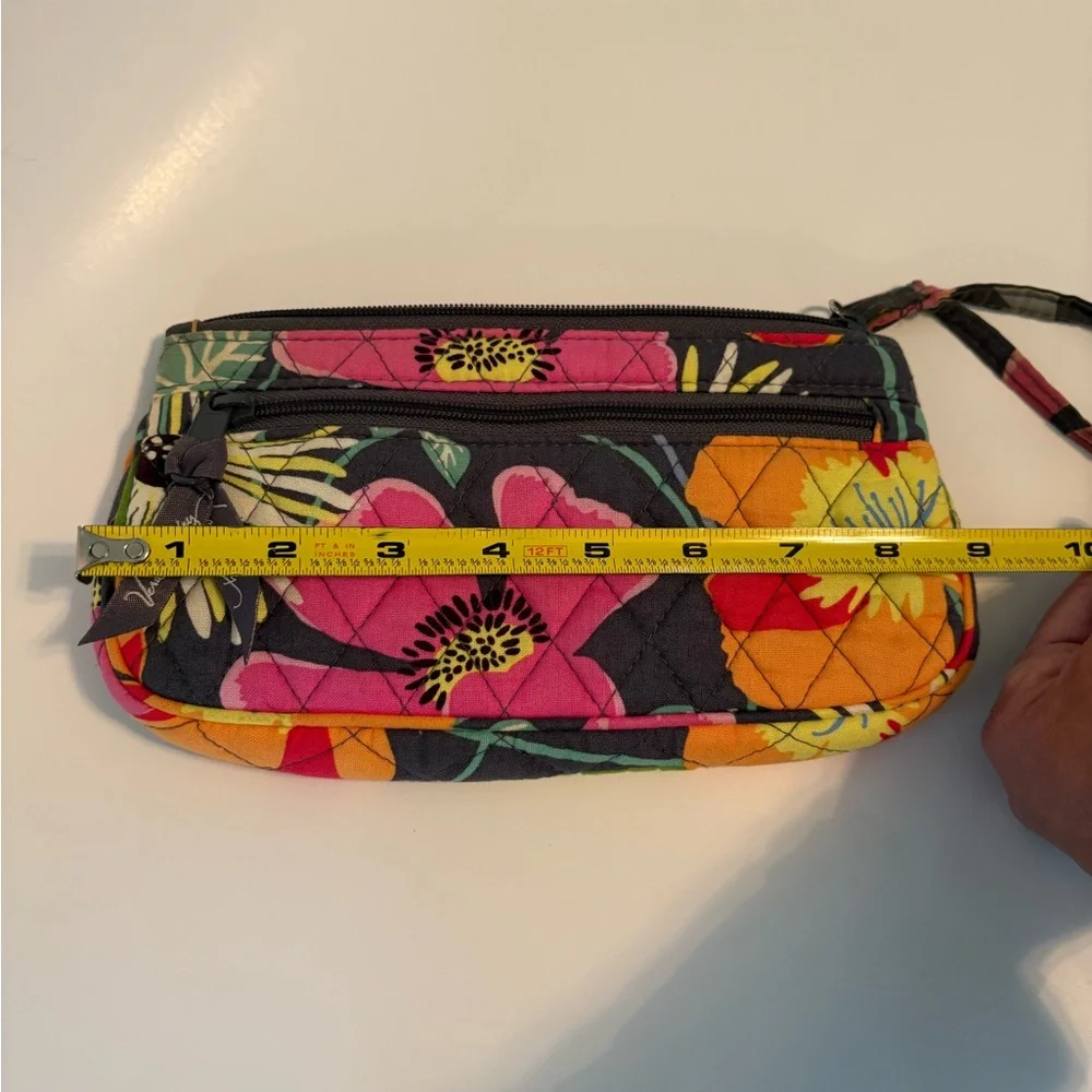 Vera Bradley retired Jazzy Blooms floral tropical Hawaiian beach wristlet